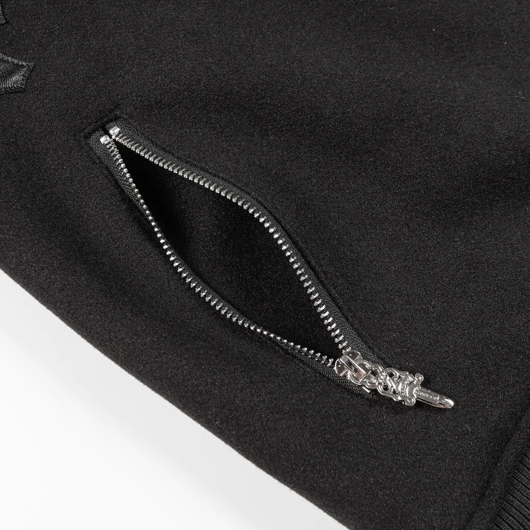 P390 Chrome hearts Chrome hearts embroidered leather baseball jersey - One-to-one restoration of heavy industry hardware accessories - Pocket sword zipper design - Dragon and Phoenix nylon with pebbled hand sleeves M L XL XXL